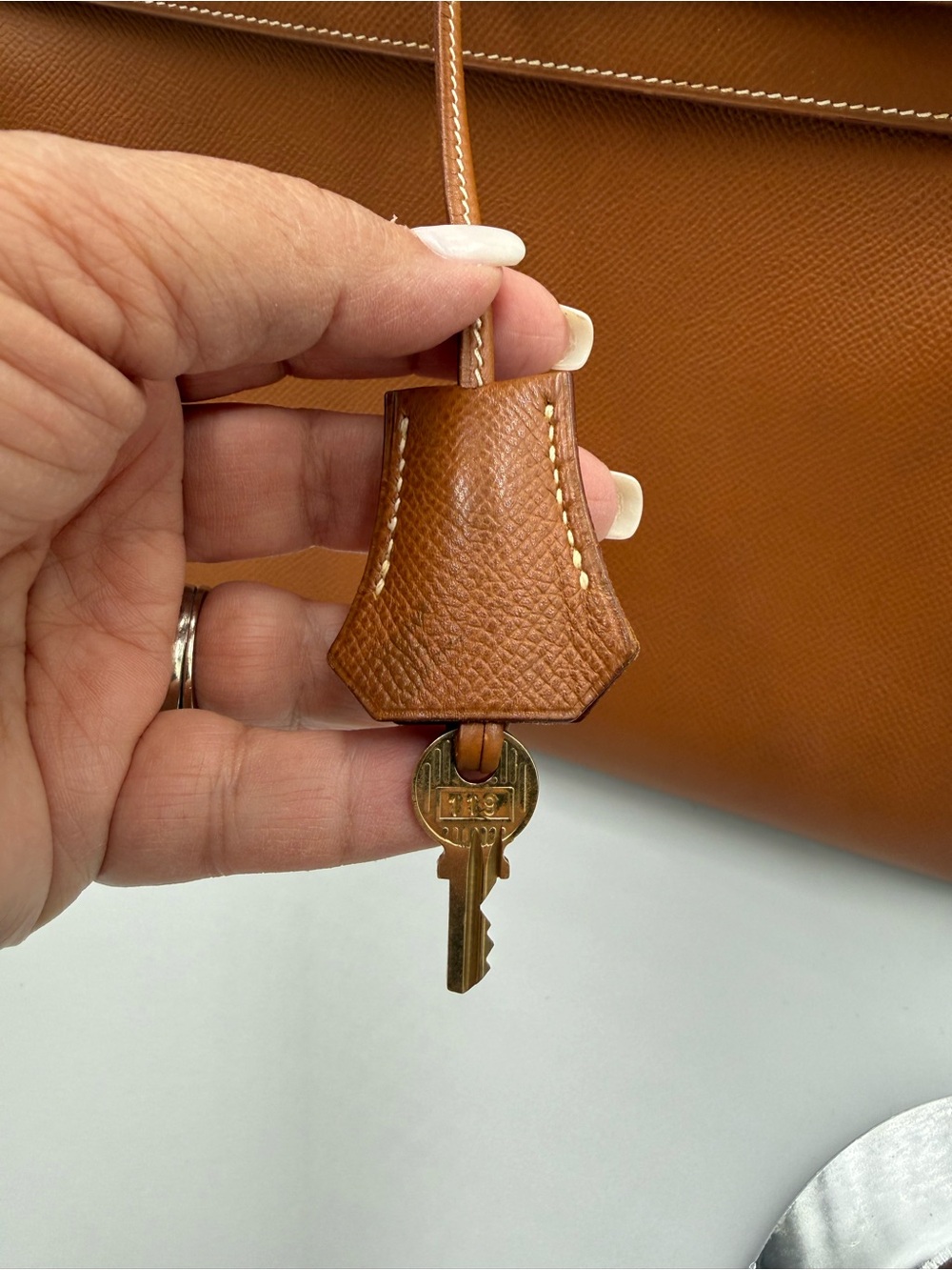 Hermes Kelly 35 Togo Gold Leather Top-Handle Satchel with Gold Hardware - Picture 7 of 16